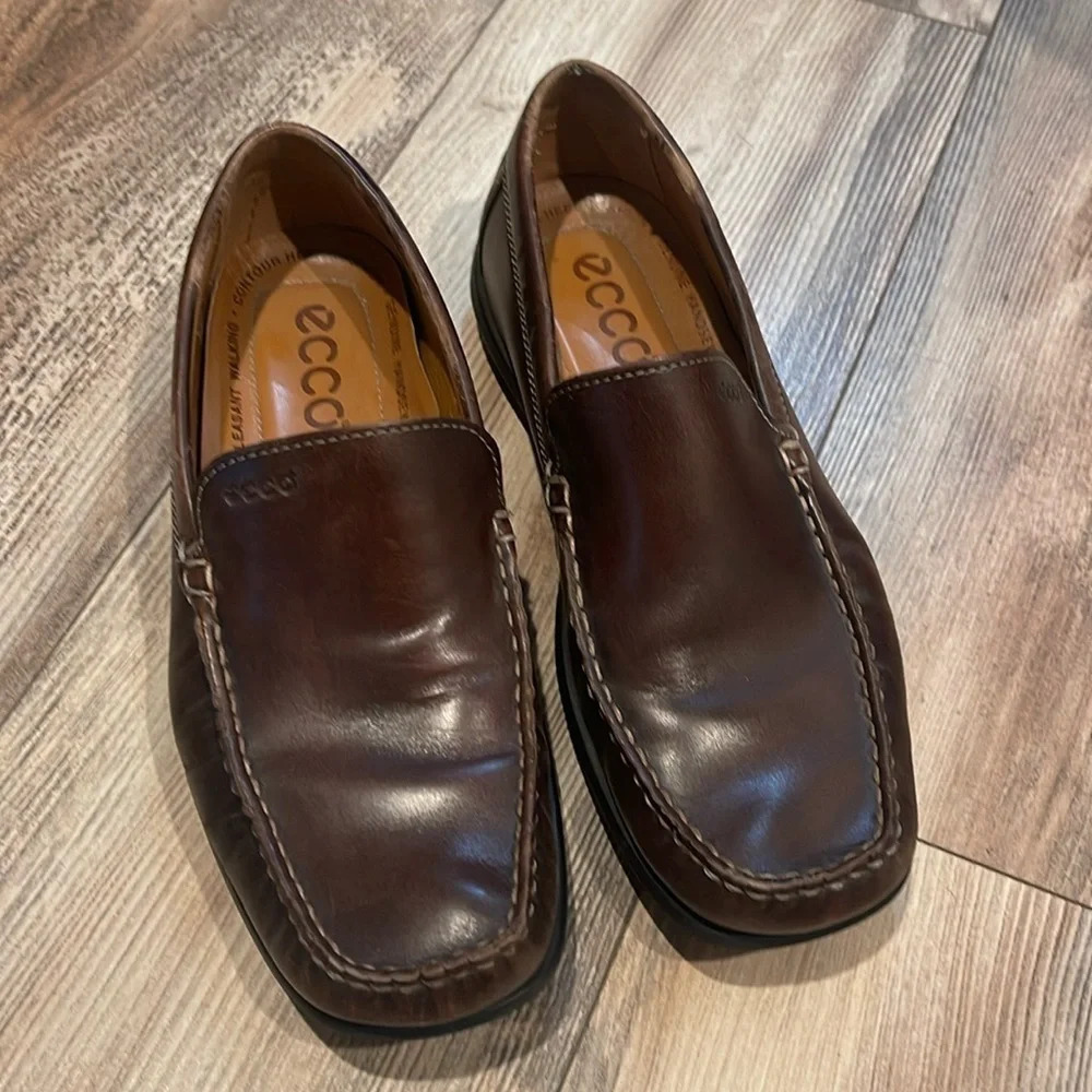 EUC Men’s ECCO Leather Loafer Mahogany Brown Arch Support Cushion Size 41 8.5-9
